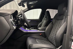 harmaa Audi Q7 2026 kuva 15.
