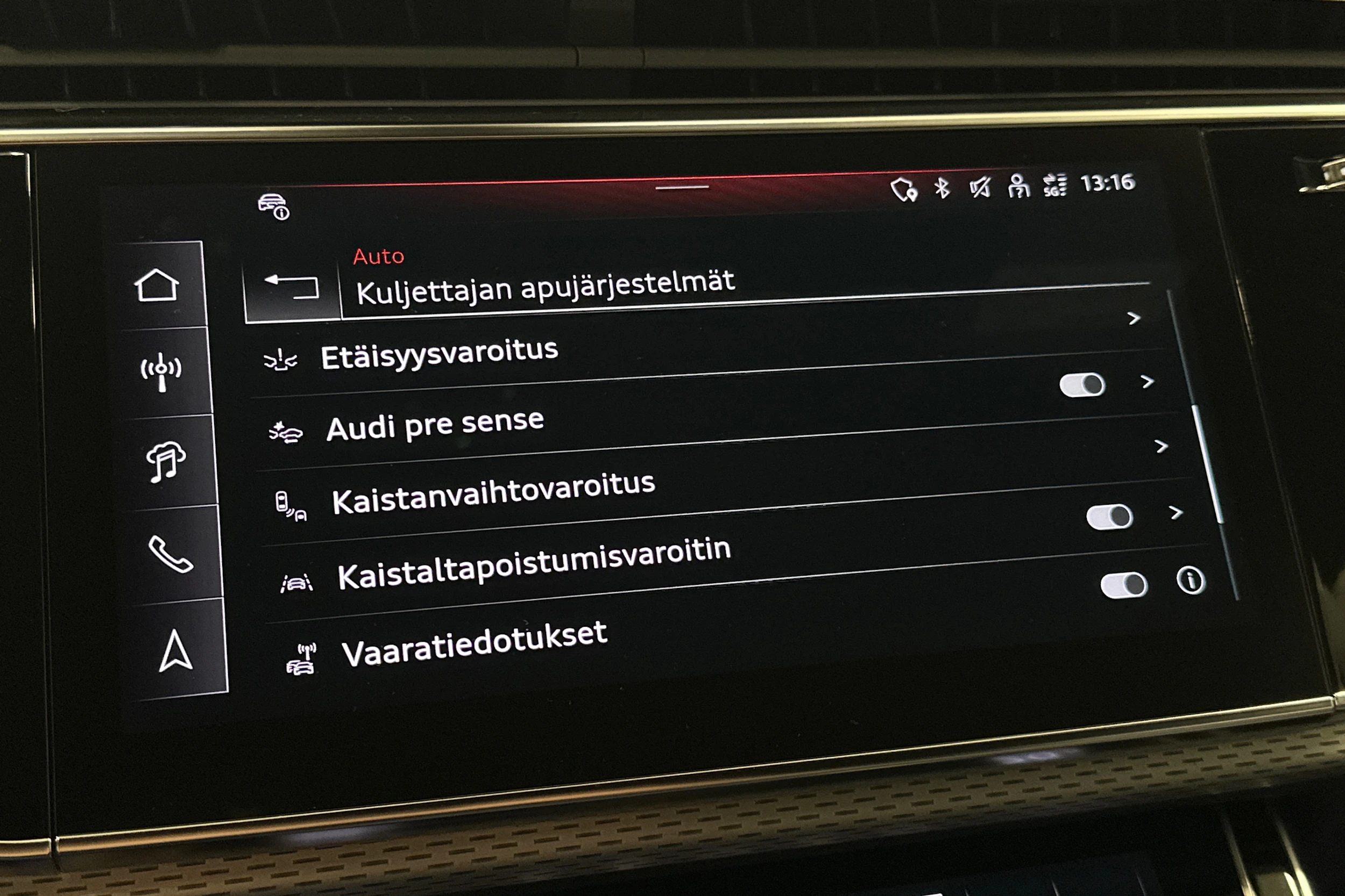 harmaa Audi Q7 2026 kuva 33.