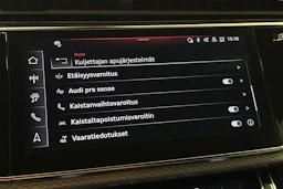 harmaa Audi Q7 2026 kuva 33.