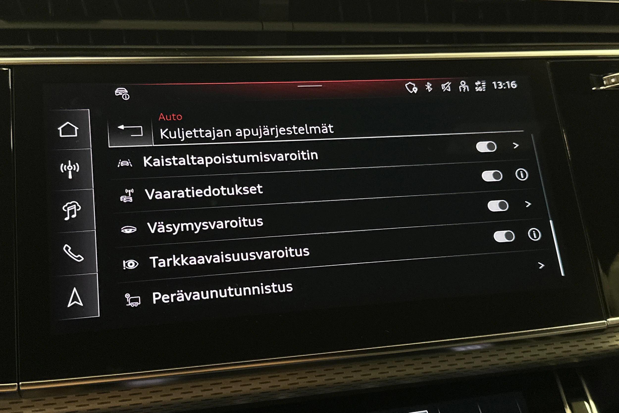 harmaa Audi Q7 2026 kuva 34.