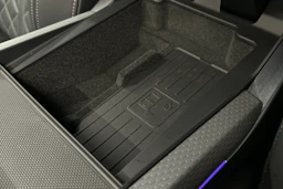 harmaa Audi Q7 2026 kuva 38.
