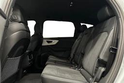 hopea Audi Q7 2026 kuva 8.
