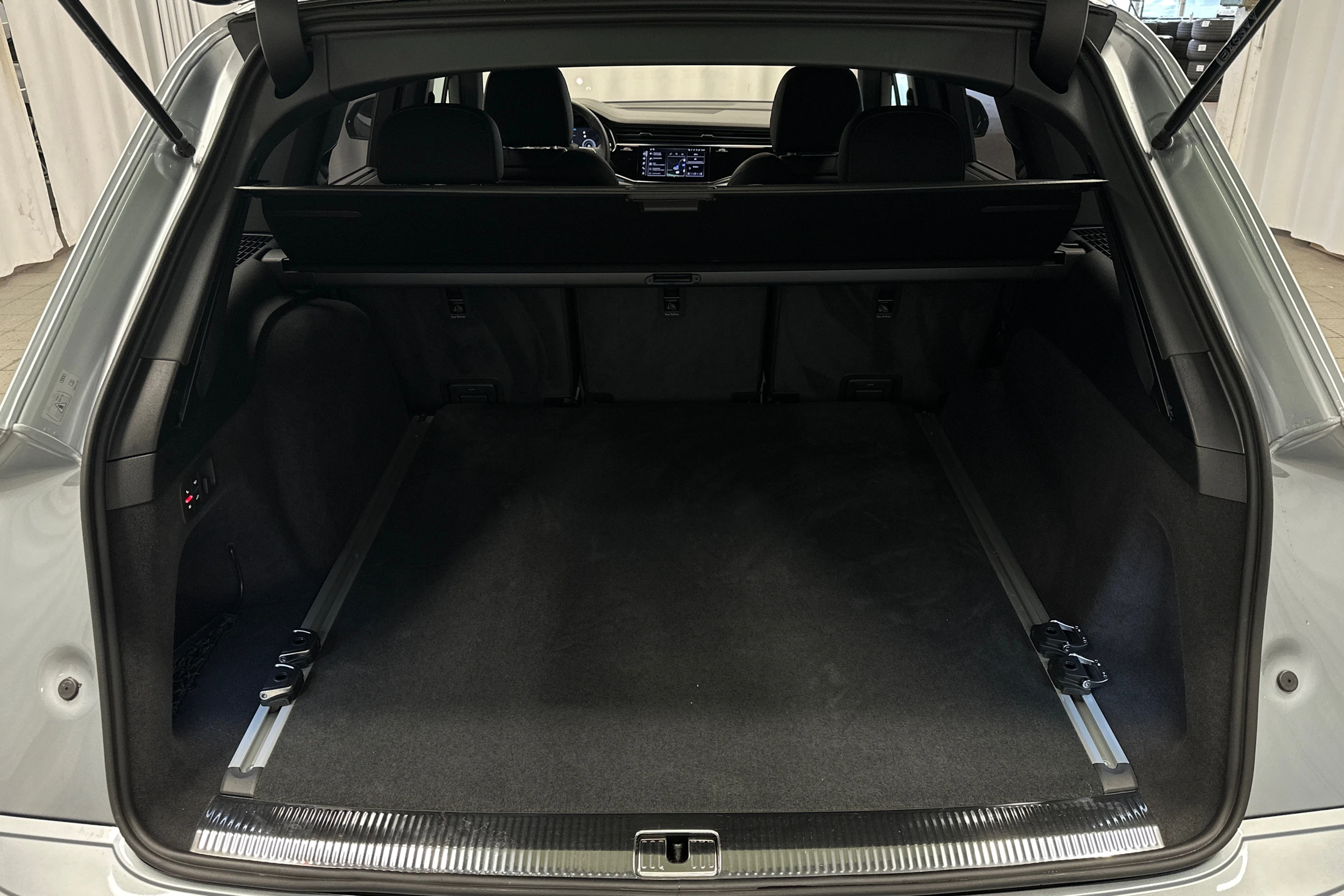 hopea Audi Q7 2026 kuva 11.