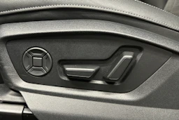 hopea Audi Q7 2026 kuva 16.