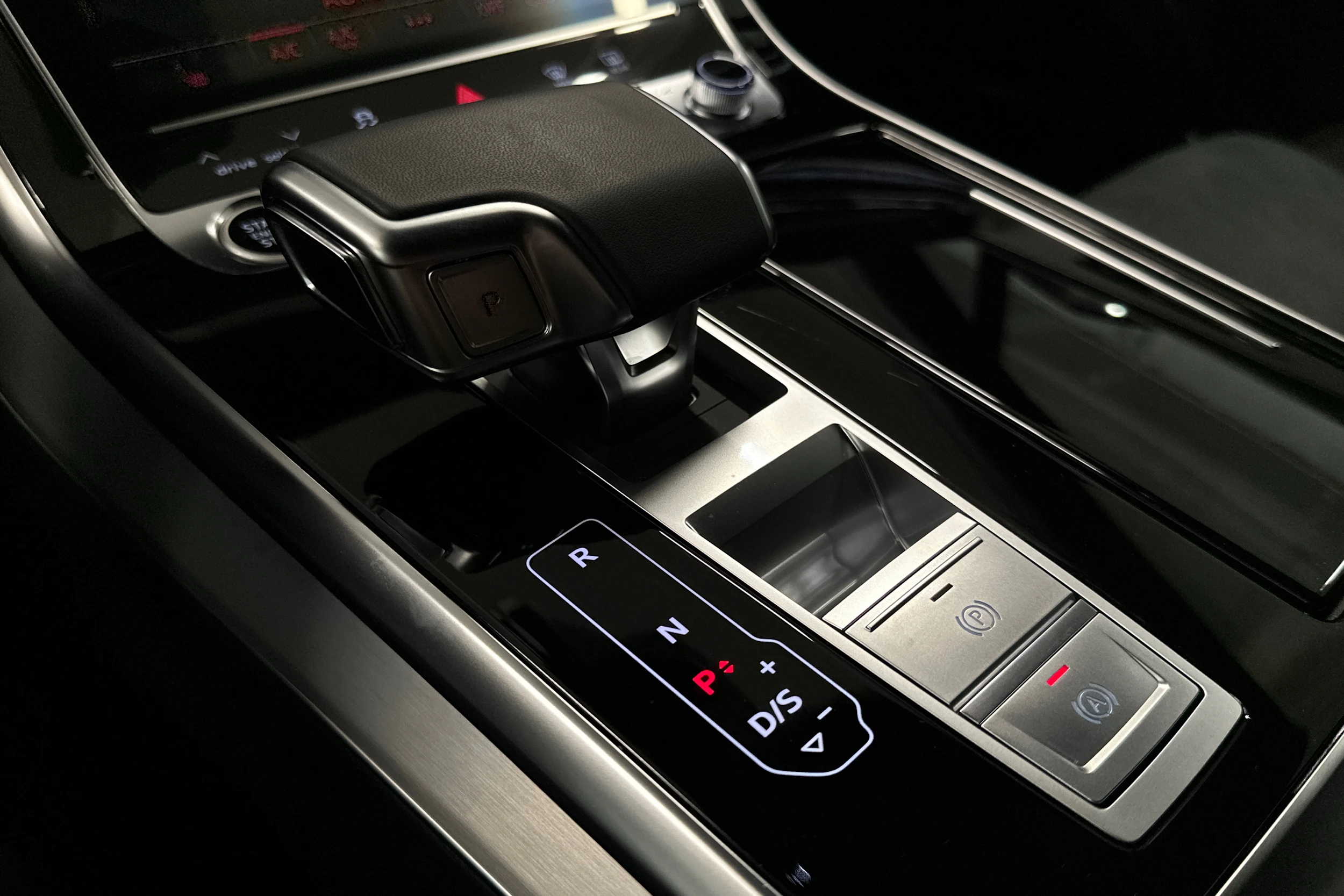 hopea Audi Q7 2026 kuva 36.