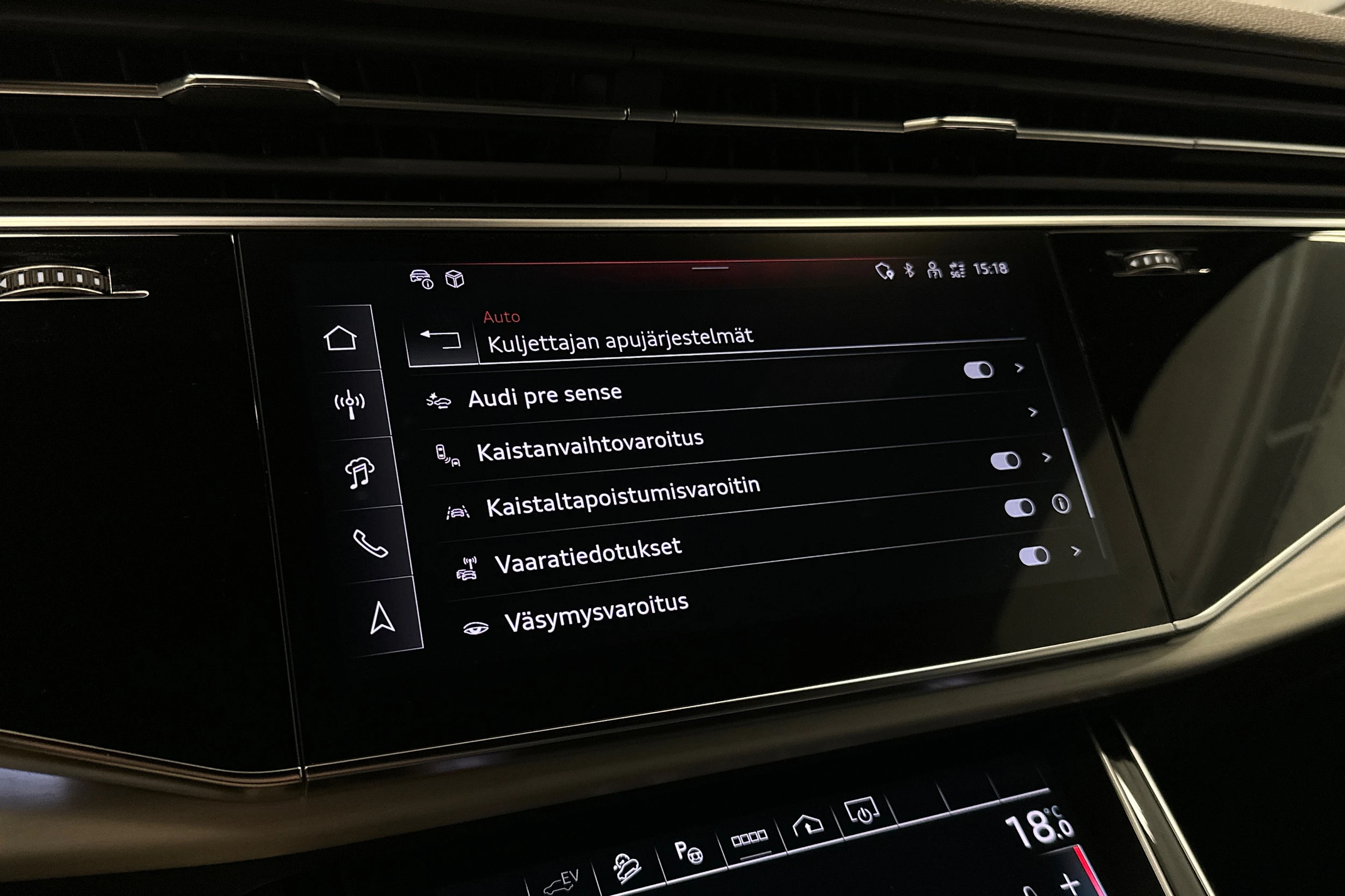 beige Audi Q7 2026 kuva 21.