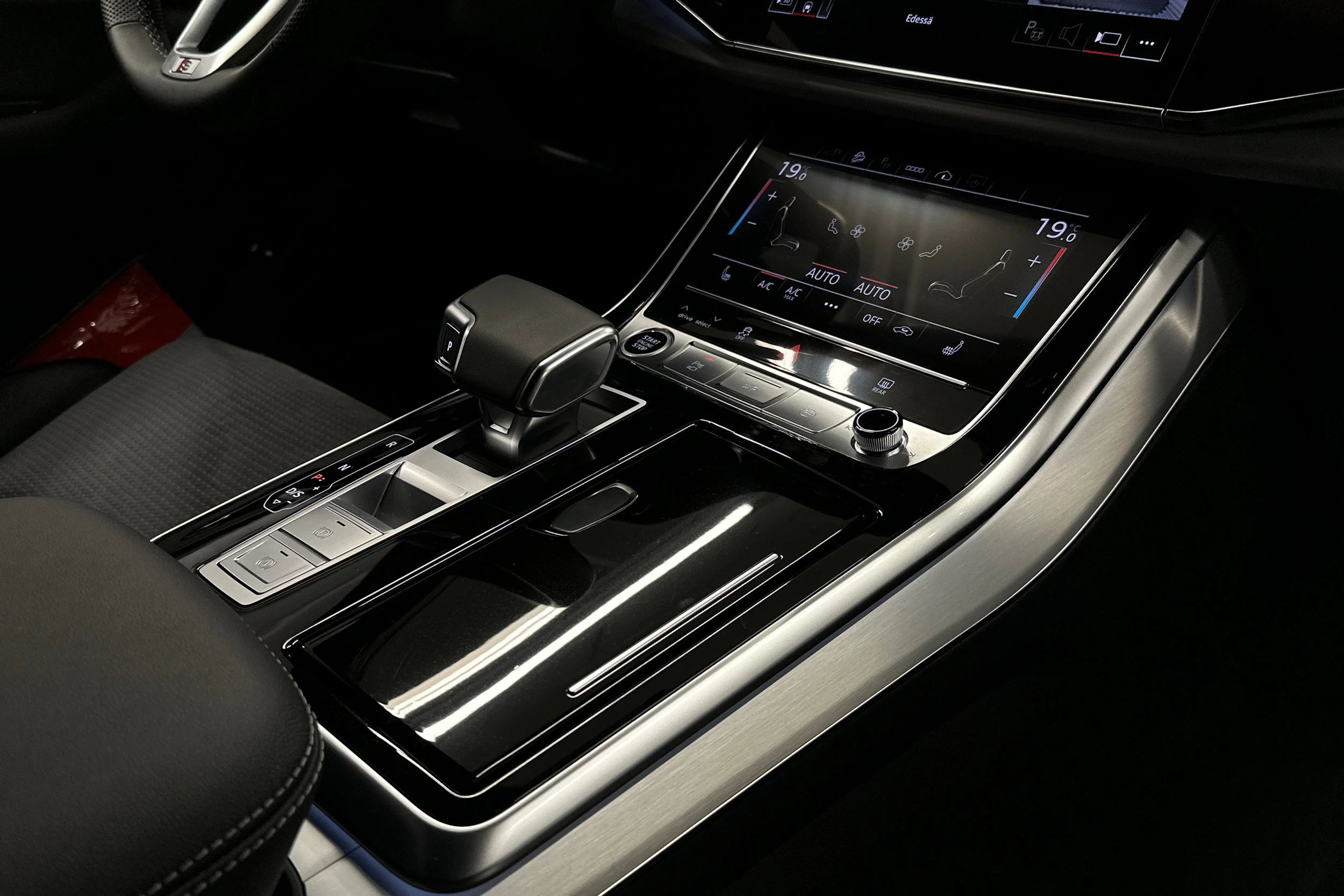 beige Audi Q7 2026 kuva 24.