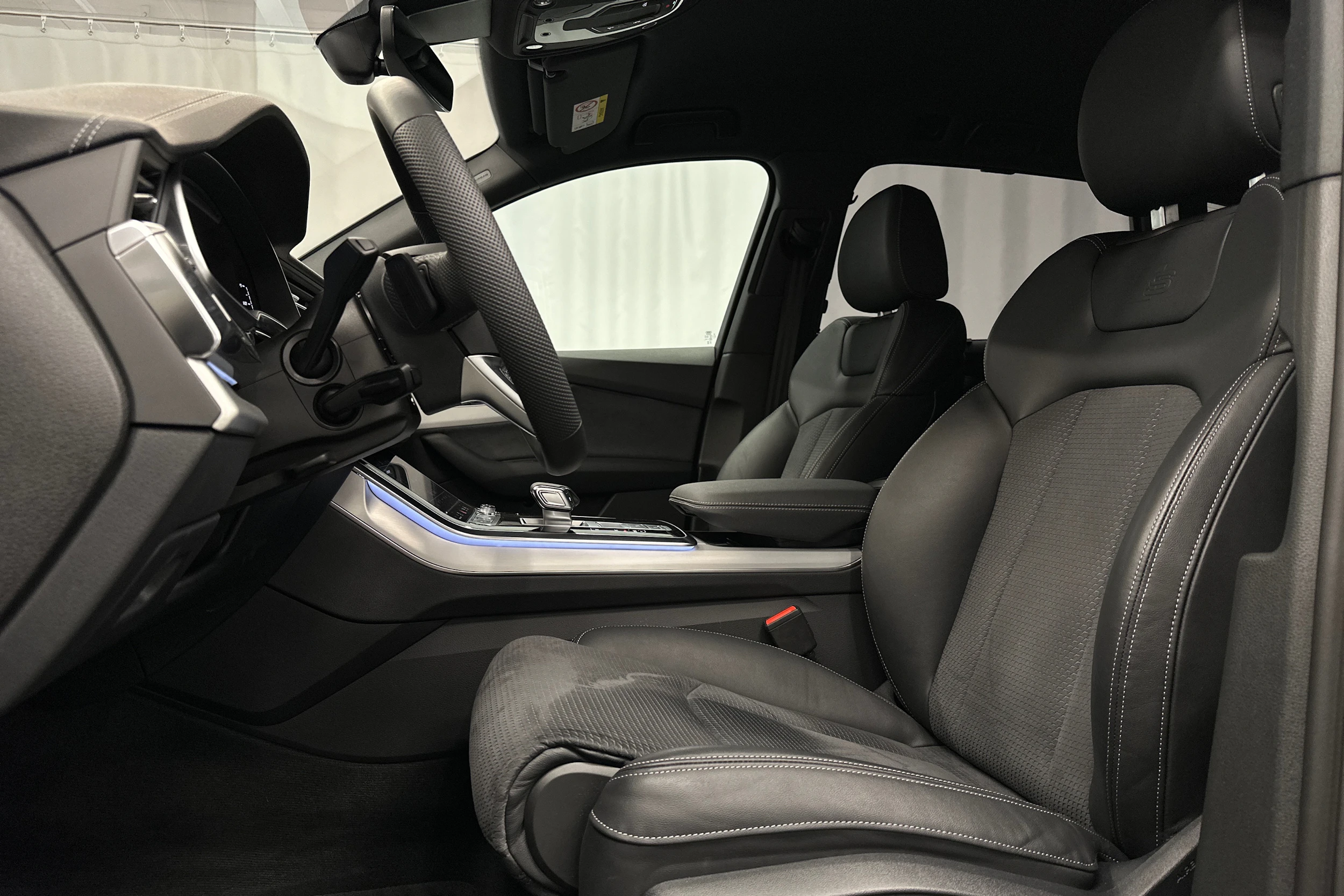 beige Audi Q7 2026 kuva 25.