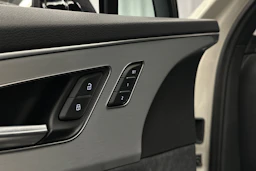 beige Audi Q7 2026 kuva 28.