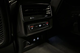 beige Audi Q7 2026 kuva 29.