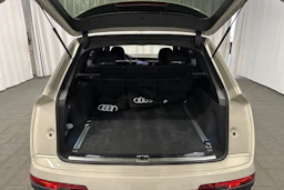 beige Audi Q7 2026 kuva 30.
