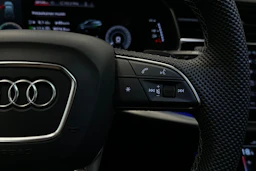 sininen Audi Q7 2026 kuva 12.