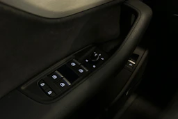 sininen Audi Q7 2026 kuva 15.