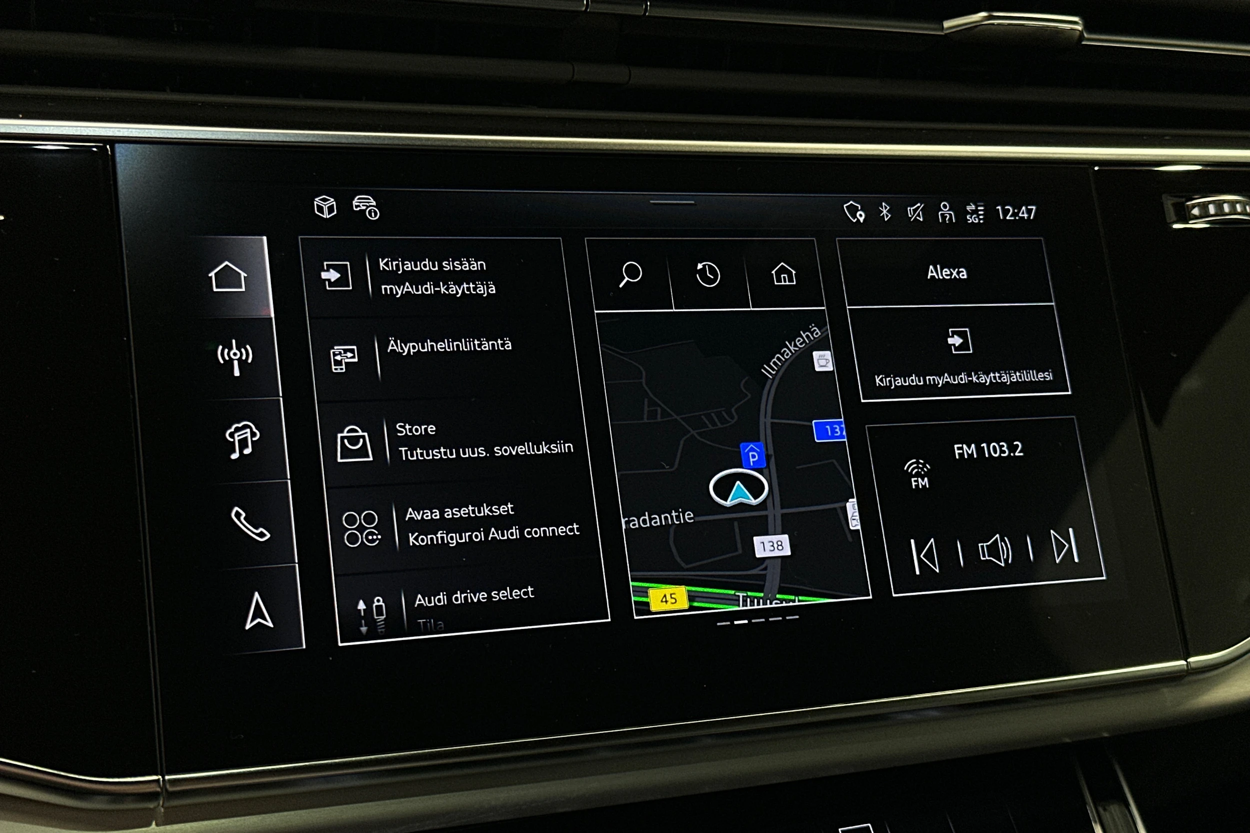 sininen Audi Q7 2026 kuva 17.