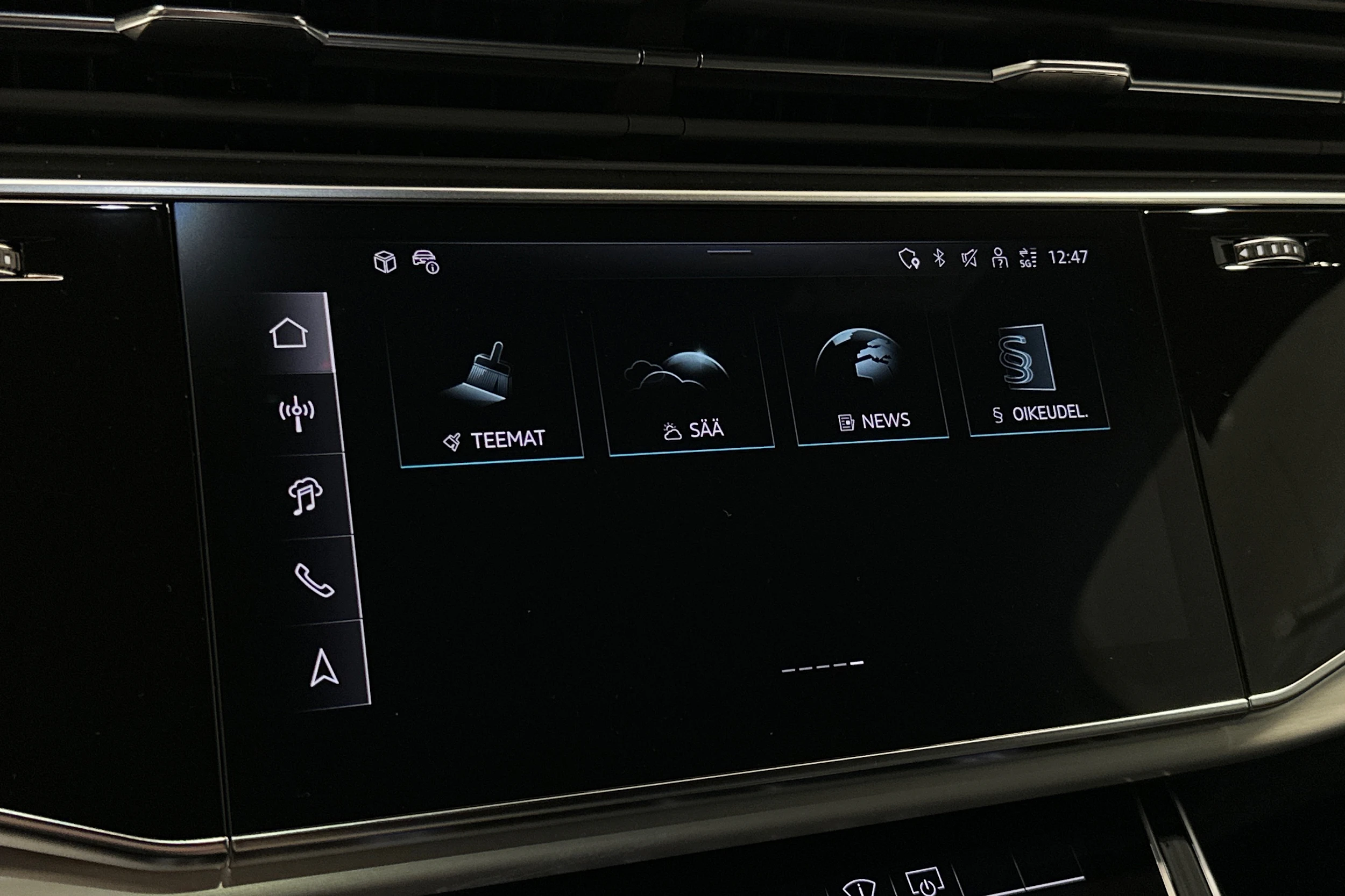 sininen Audi Q7 2026 kuva 20.