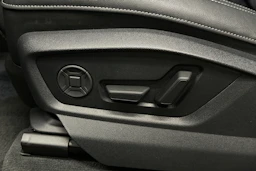 sininen Audi Q7 2026 kuva 34.
