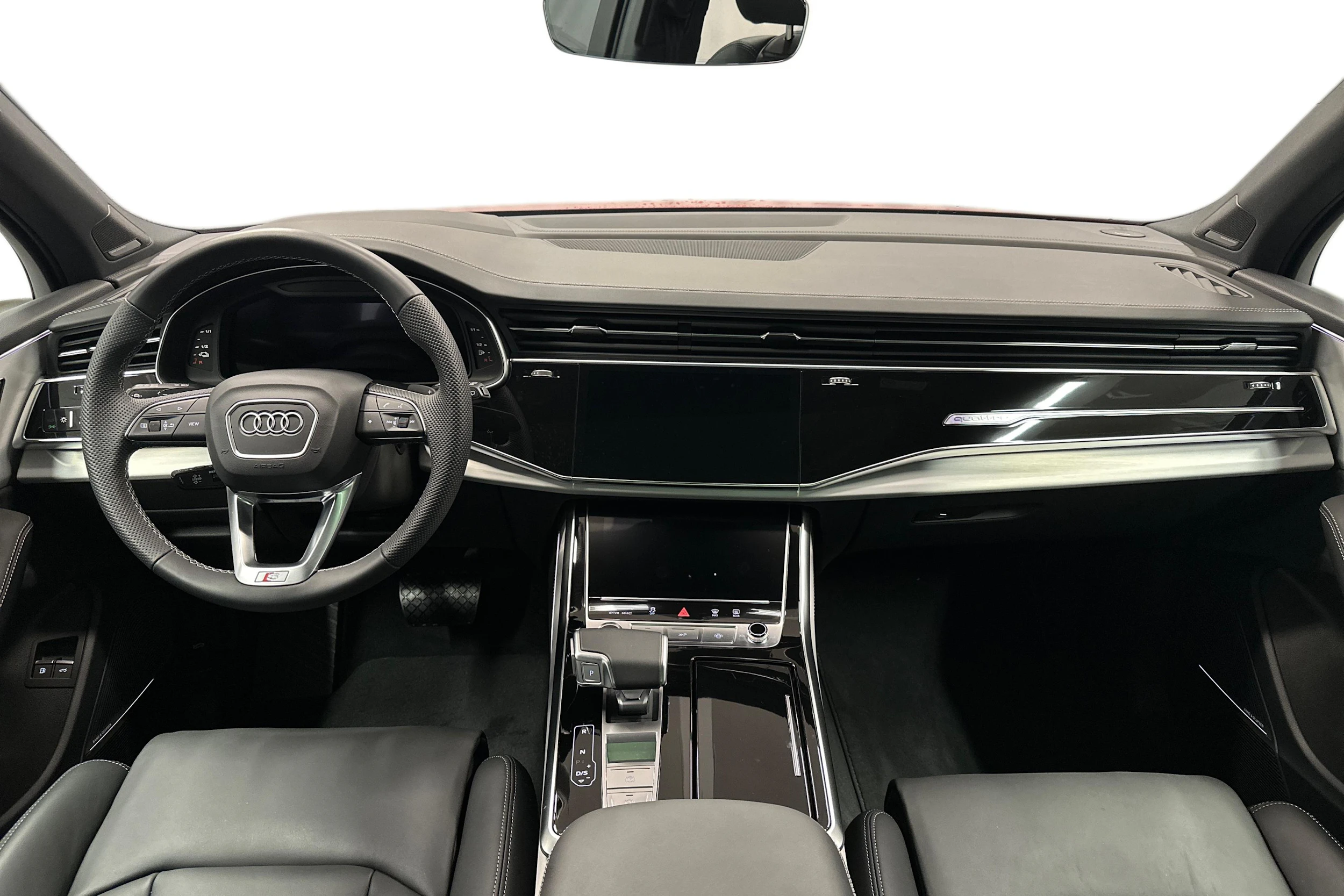 punainen Audi Q7 2026 kuva 7.
