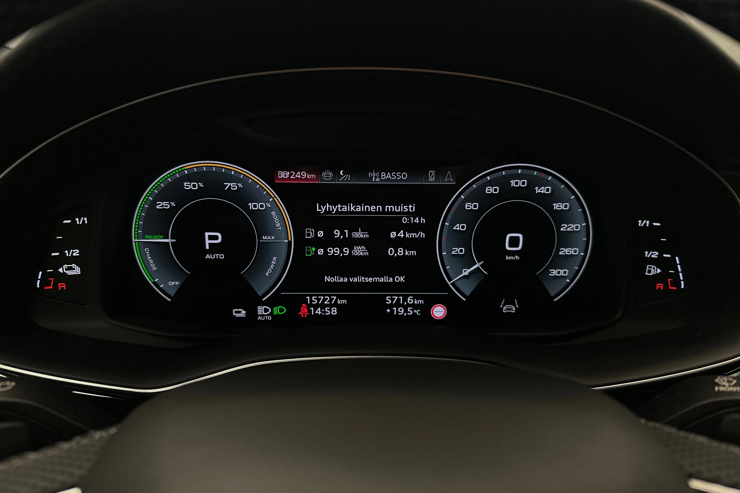 punainen Audi Q7 2026 kuva 13.