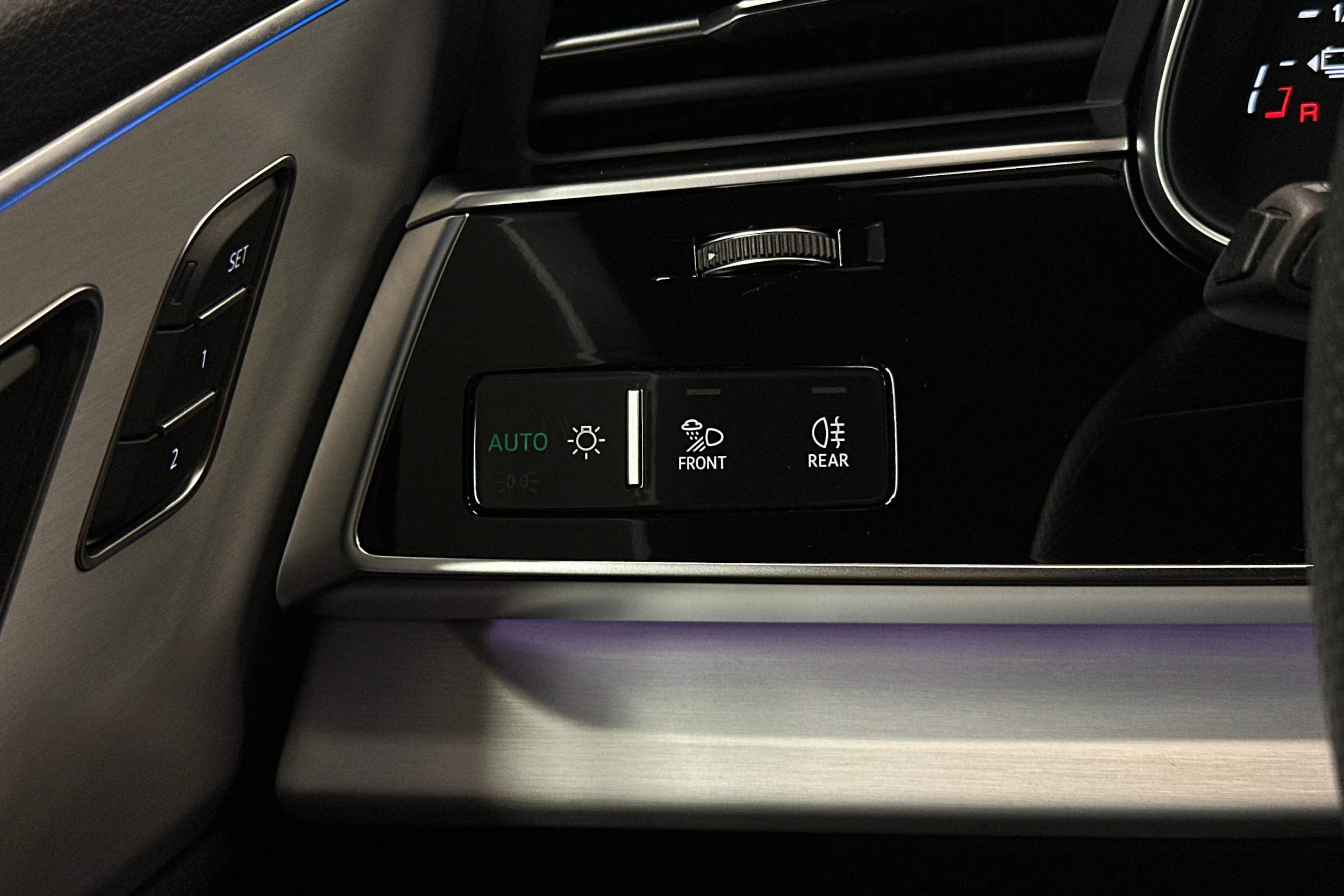 punainen Audi Q7 2026 kuva 15.