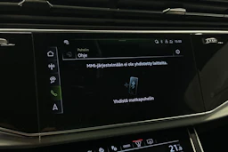 punainen Audi Q7 2026 kuva 22.