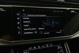 punainen Audi Q7 2026 kuva 28.