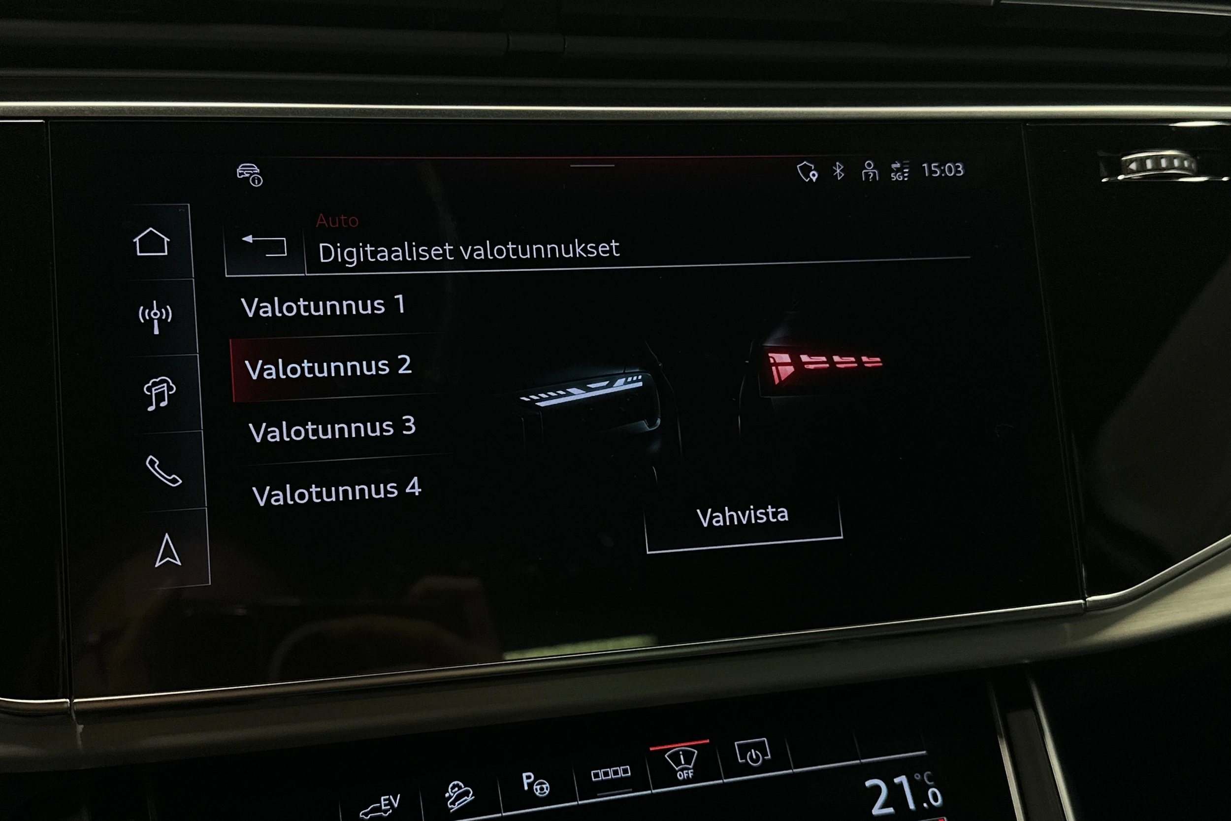 punainen Audi Q7 2026 kuva 29.