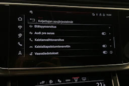 punainen Audi Q7 2026 kuva 31.
