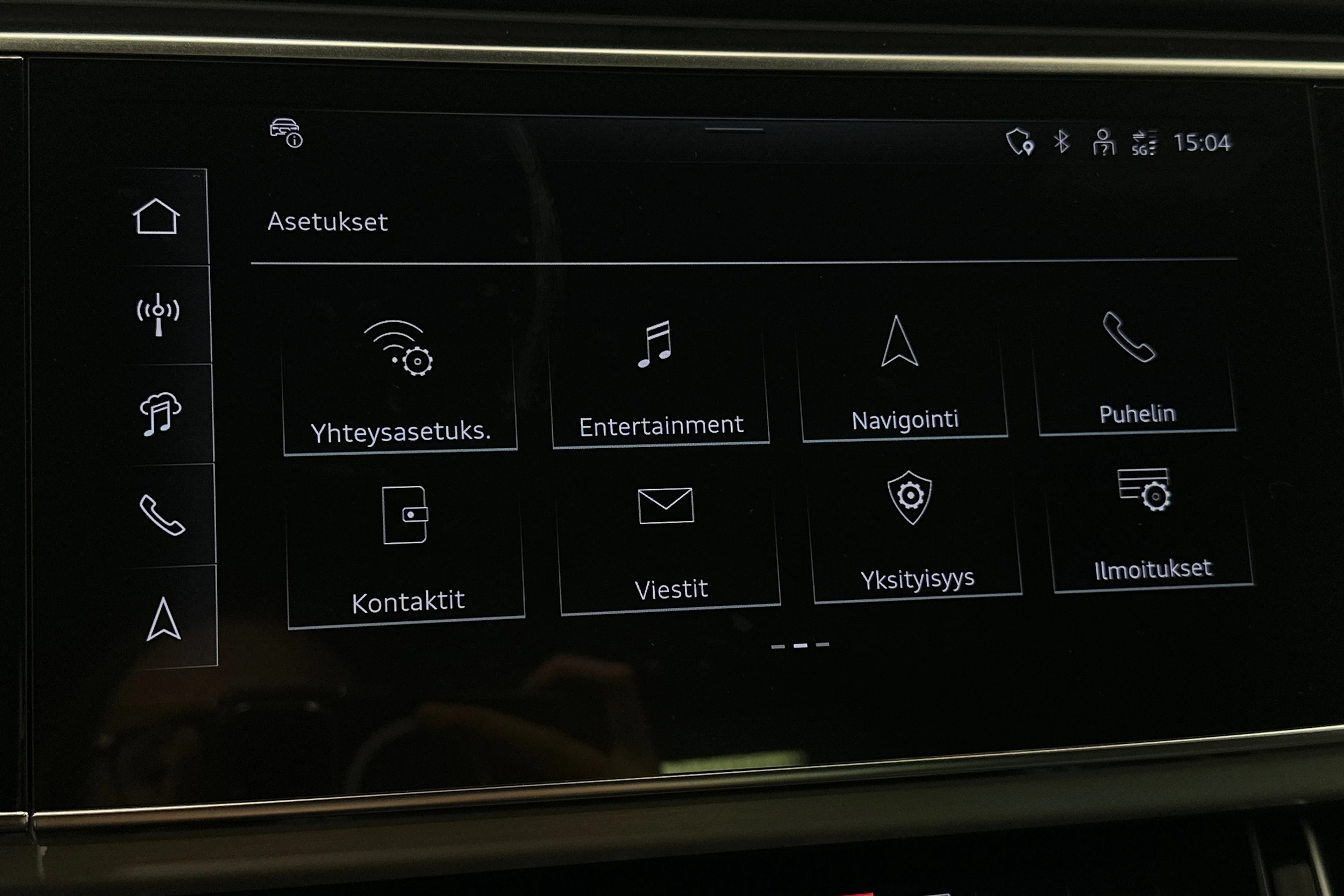 punainen Audi Q7 2026 kuva 34.
