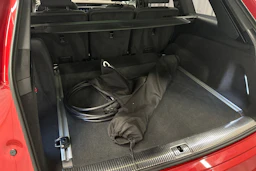 punainen Audi Q7 2026 kuva 41.