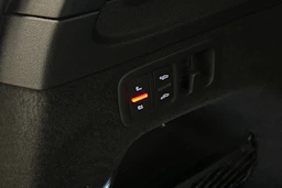 punainen Audi Q7 2026 kuva 42.