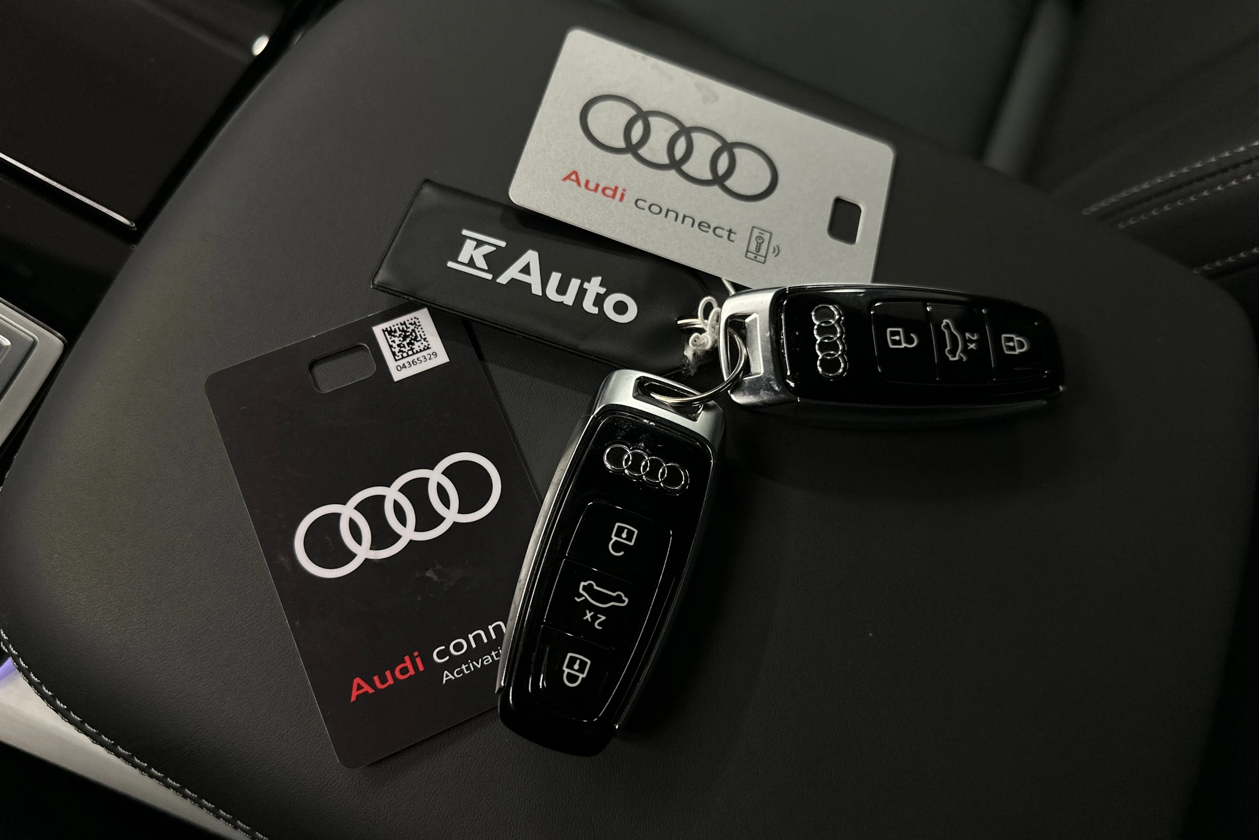 punainen Audi Q7 2026 kuva 44.