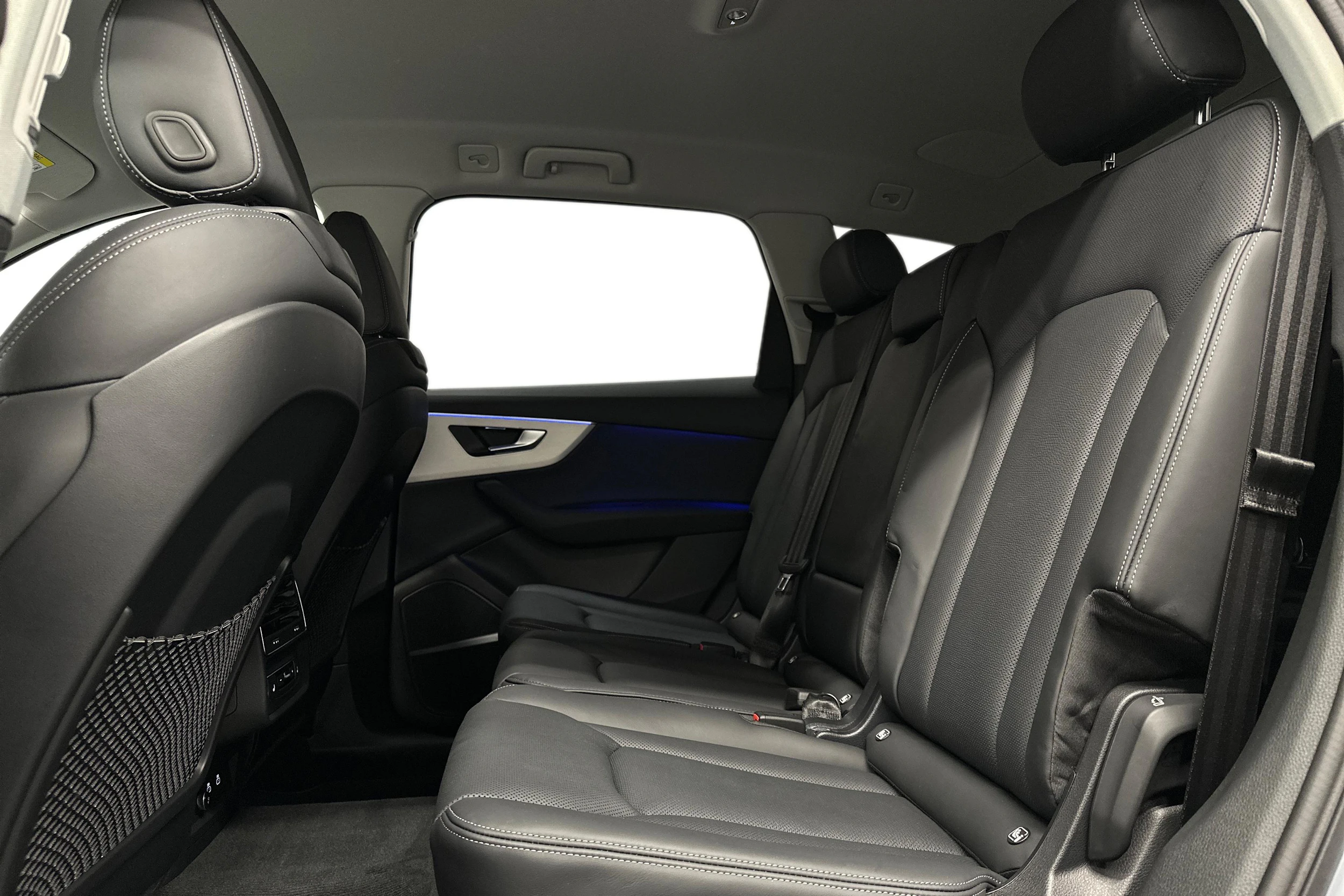 hopea Audi Q7 2026 kuva 8.