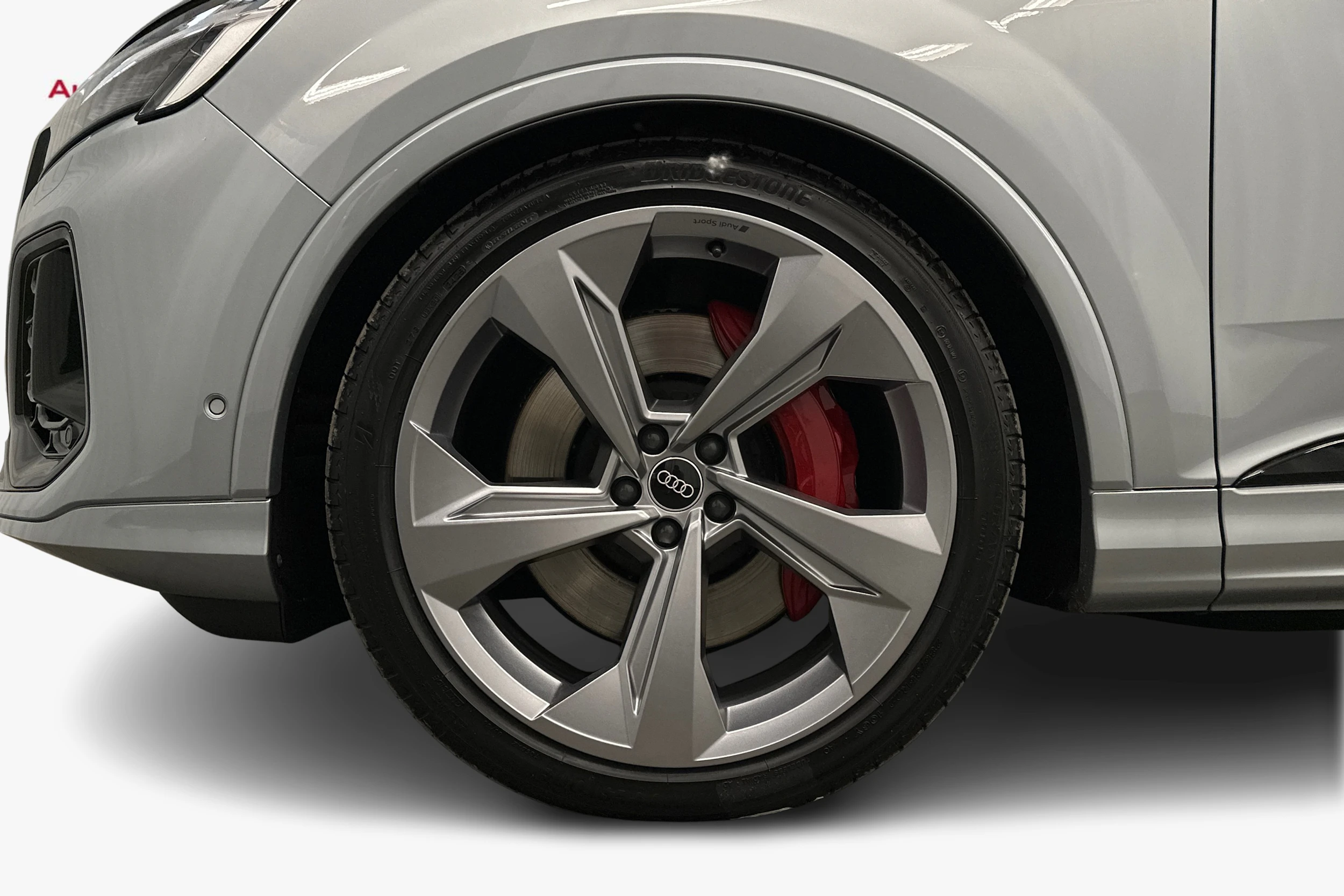 hopea Audi Q7 2026 kuva 9.