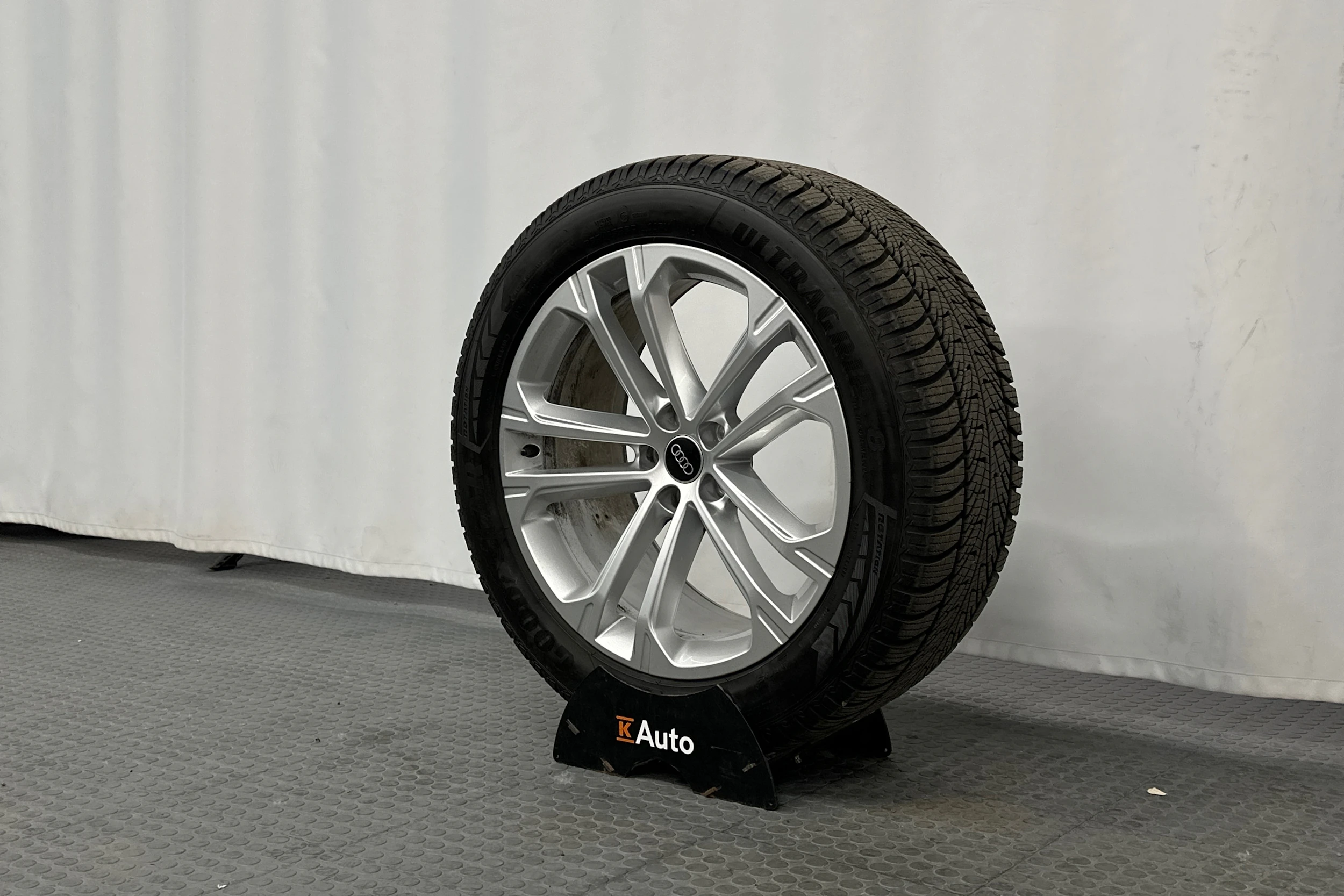 hopea Audi Q7 2026 kuva 10.