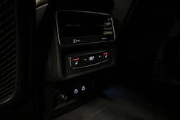 hopea Audi Q7 2026 kuva 33.