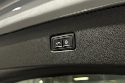hopea Audi Q7 2026 kuva 35.