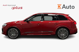 punainen Audi Q7 2026 kuva 5.