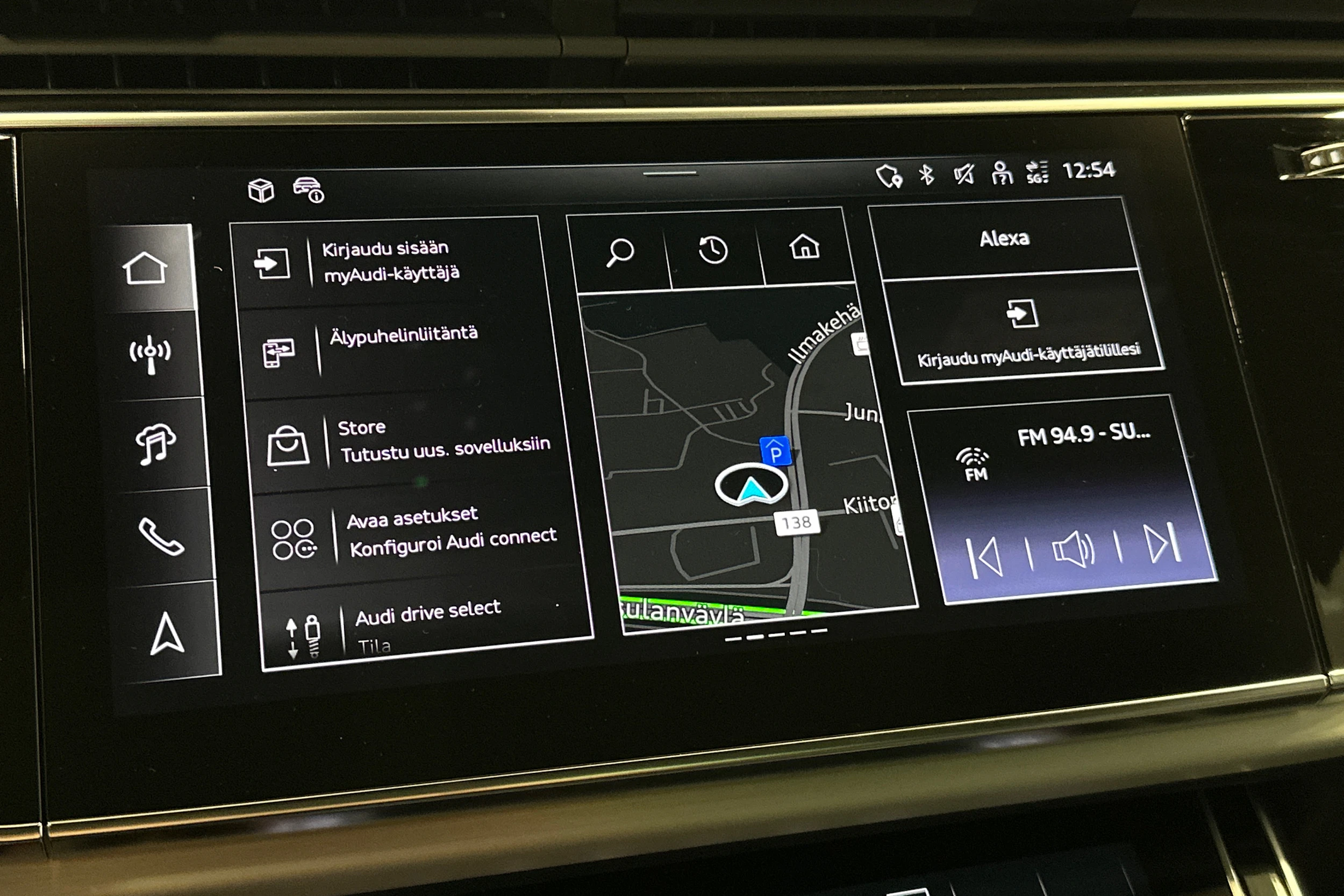 punainen Audi Q7 2026 kuva 25.