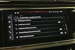 punainen Audi Q7 2026 kuva 32.
