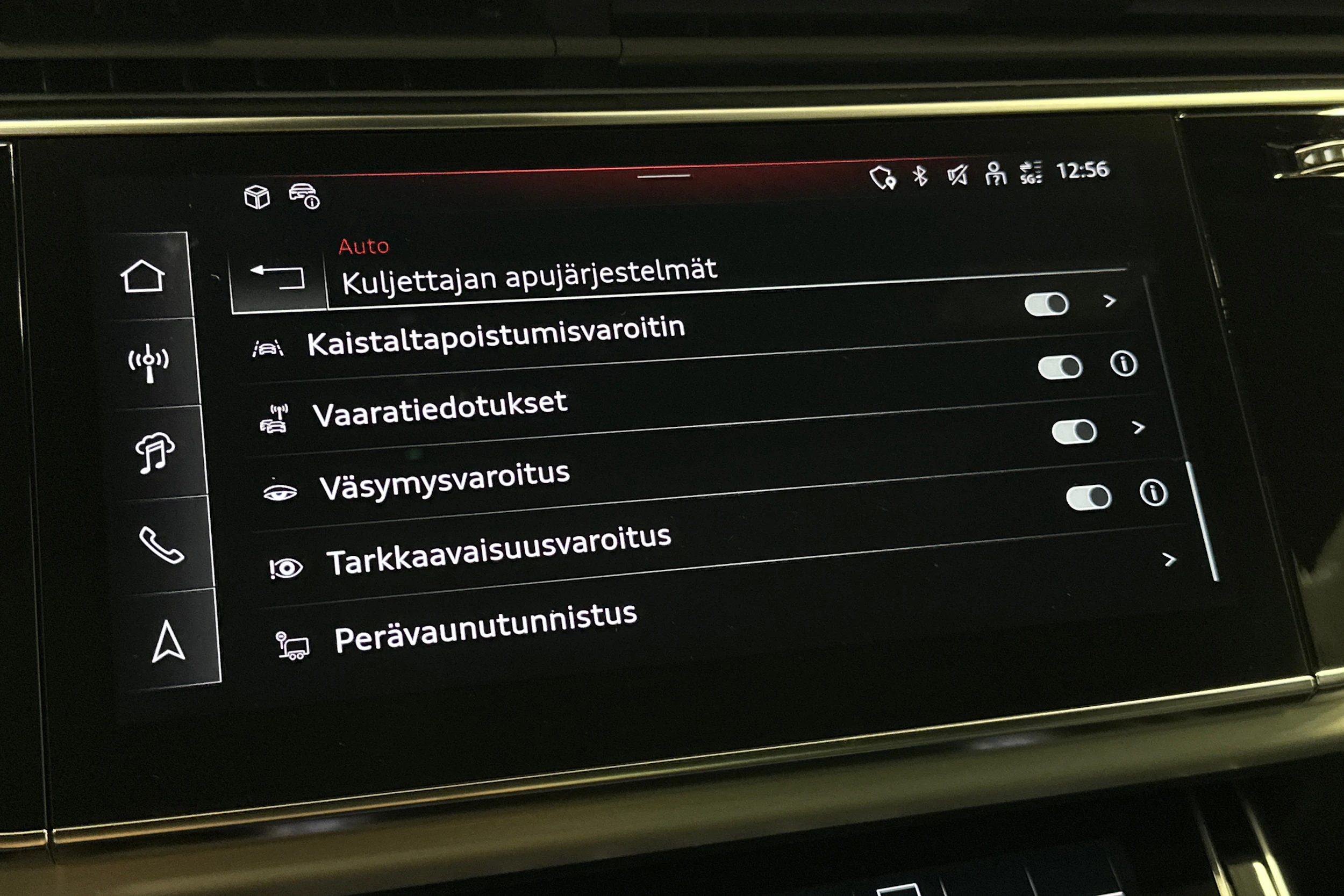 punainen Audi Q7 2026 kuva 33.