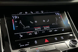 punainen Audi Q7 2026 kuva 35.