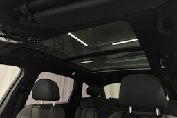punainen Audi Q7 2026 kuva 39.
