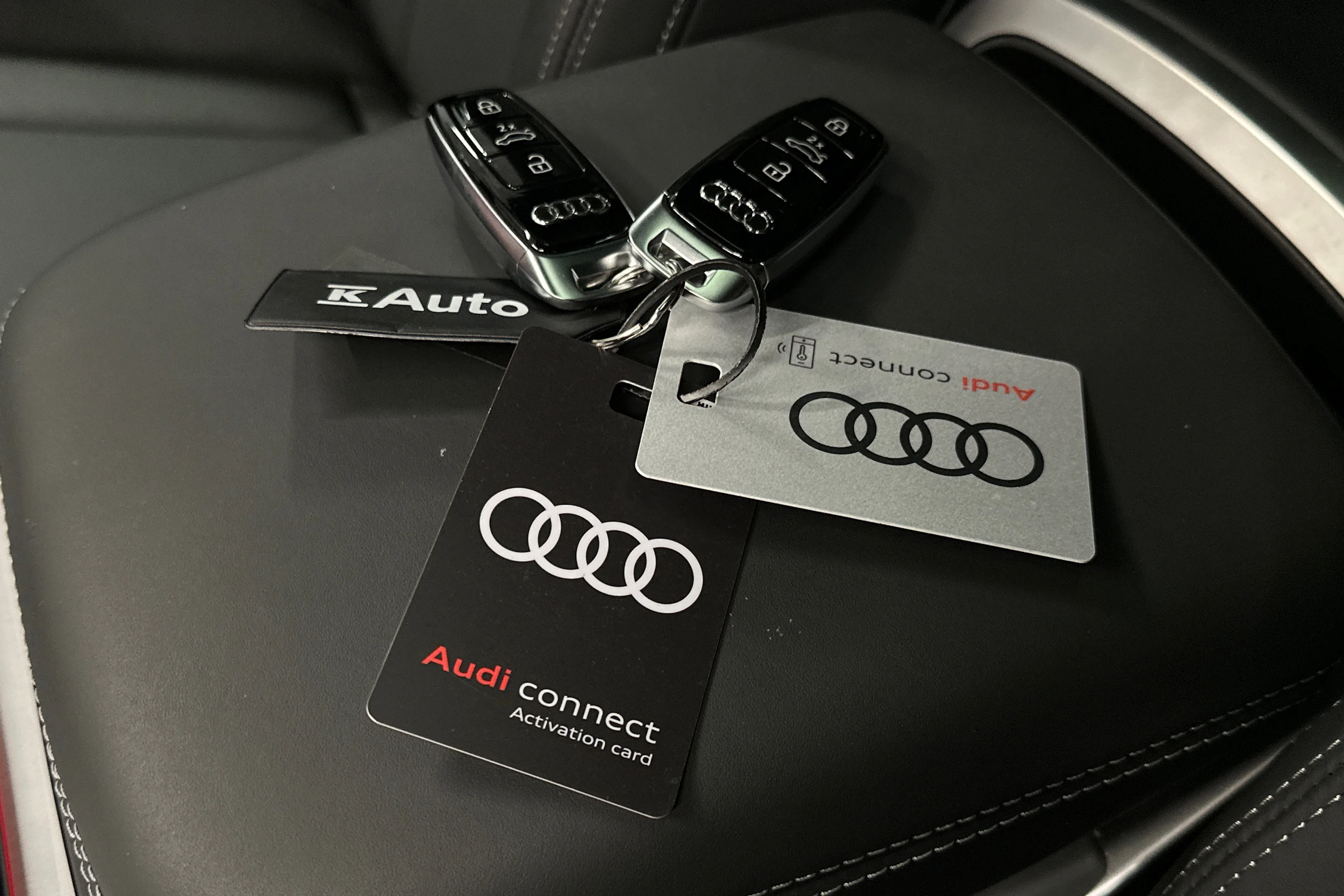 punainen Audi Q7 2026 kuva 40.
