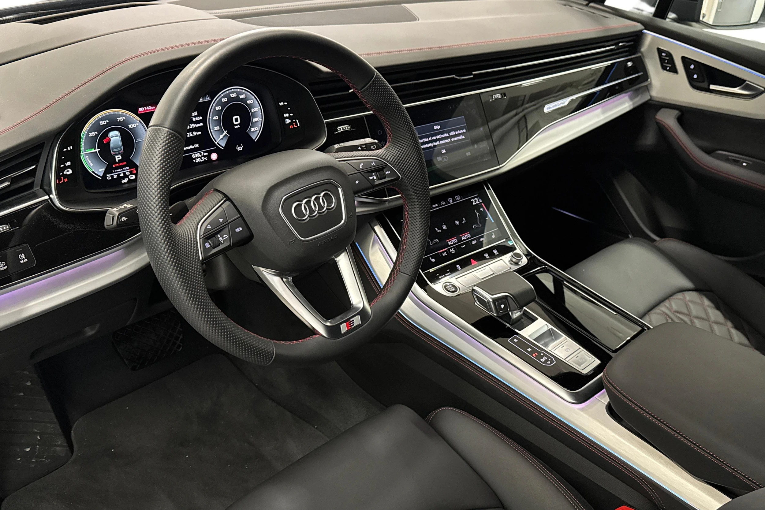 musta Audi Q7 2026 kuva 6.