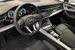 musta Audi Q7 2026 kuva 6.