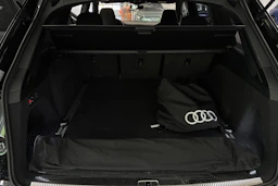 musta Audi Q7 2026 kuva 13.