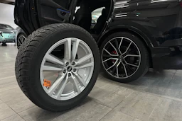 musta Audi Q7 2026 kuva 20.