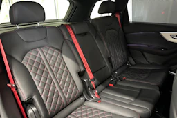 musta Audi Q7 2026 kuva 21.