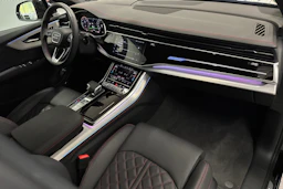 musta Audi Q7 2026 kuva 22.
