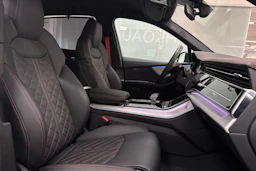 musta Audi Q7 2026 kuva 23.